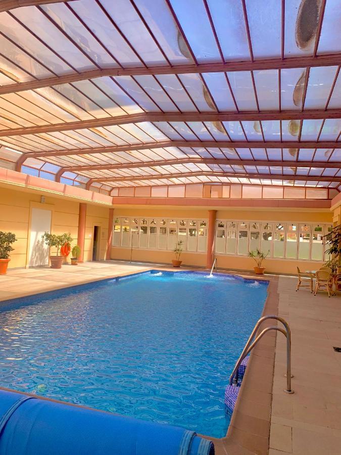 Atico Deluxe: Coastal Oasis with Pool, Gym & Terrace Apartment Roquetas de Mar Exterior photo