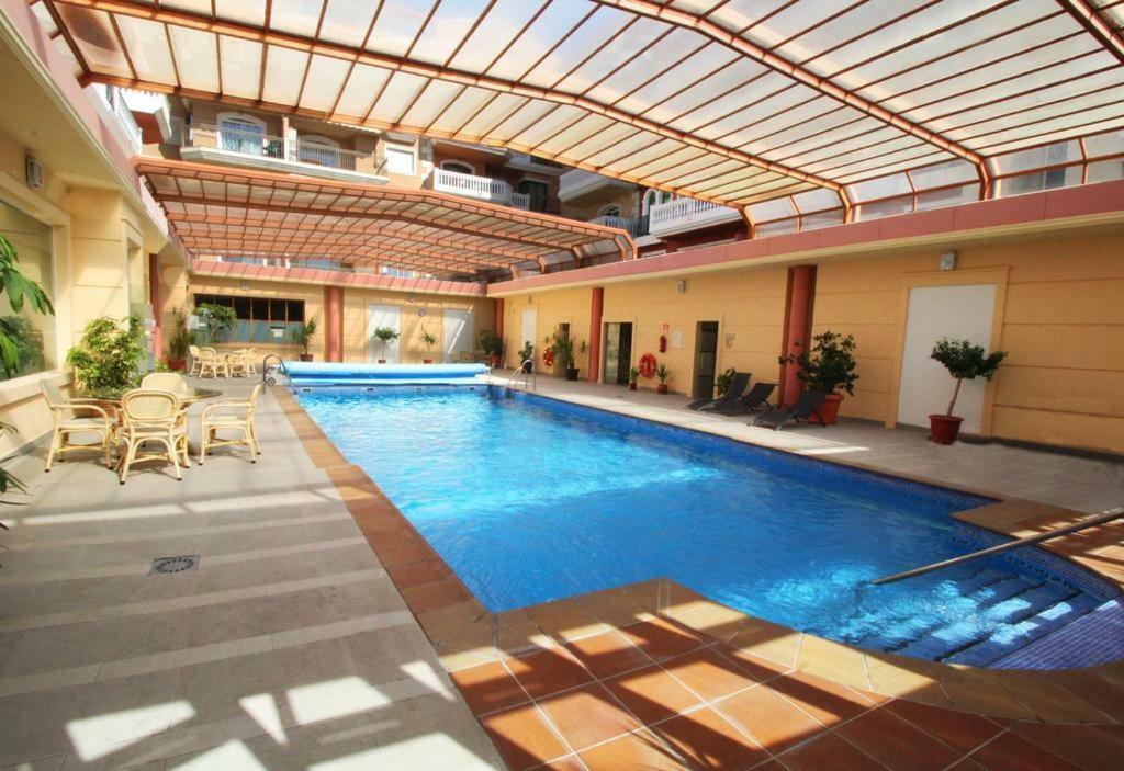 Atico Deluxe: Coastal Oasis with Pool, Gym & Terrace Apartment Roquetas de Mar Exterior photo